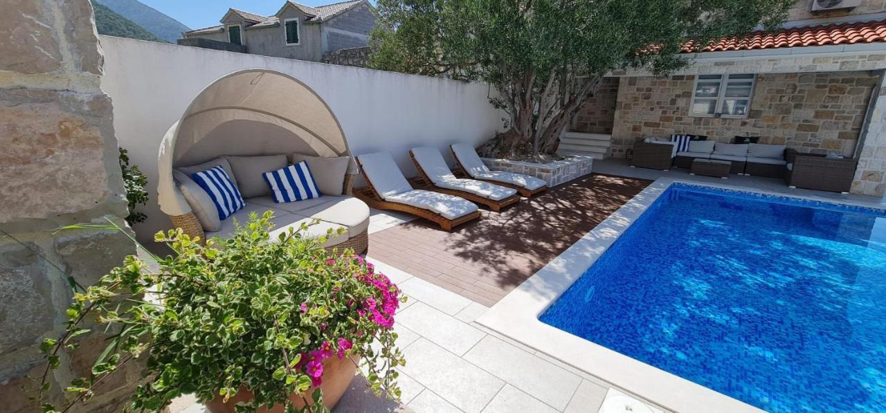 Apartments Lolita Бол Екстер'єр фото