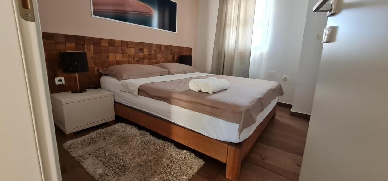 Apartments Lolita Бол Екстер'єр фото