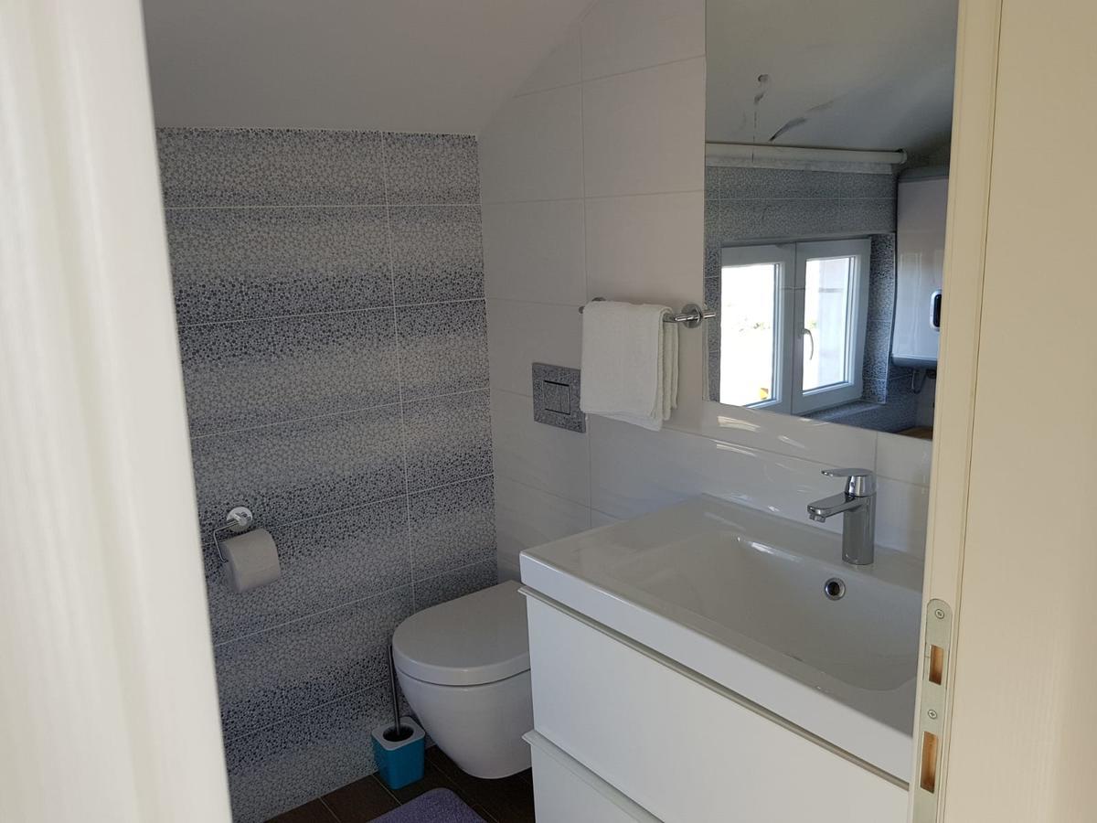 Apartments Lolita Бол Екстер'єр фото